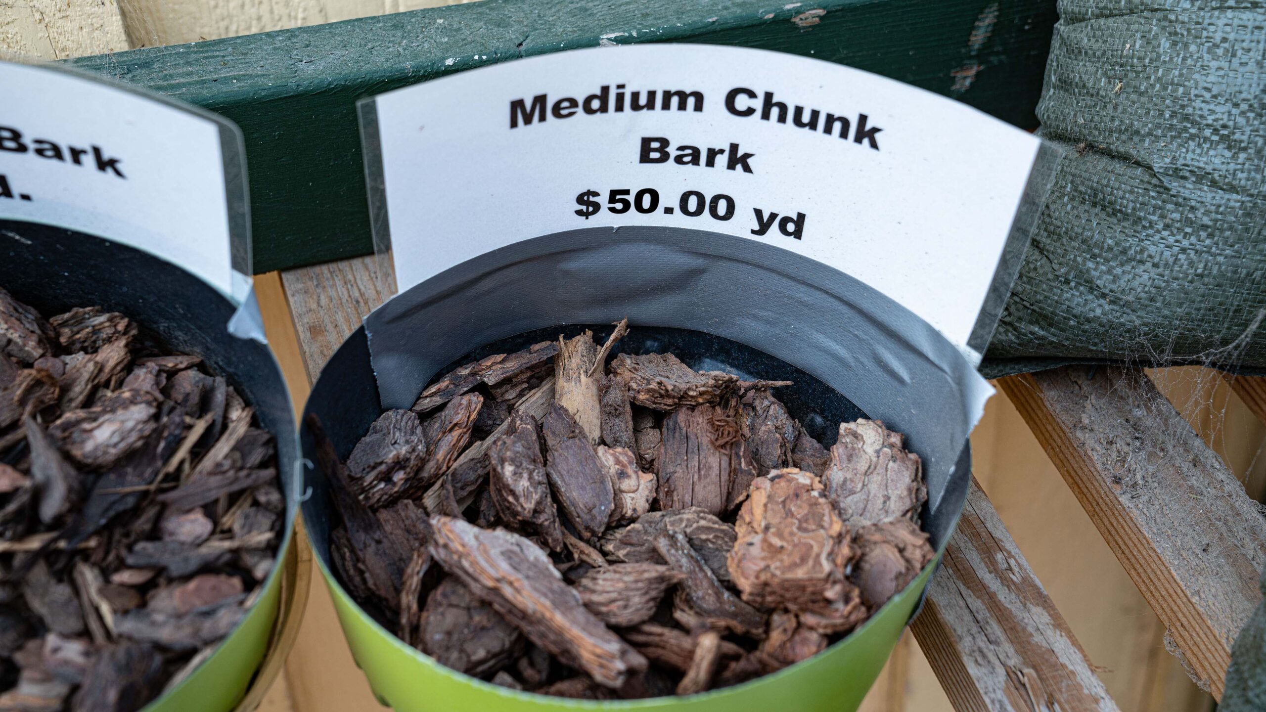 Medium Chunk Bark - Adams Gardens